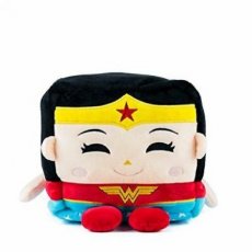 000.002.196 Wish Factory Kawaii Cubes Série 1 peluche Medium Wonder Woman